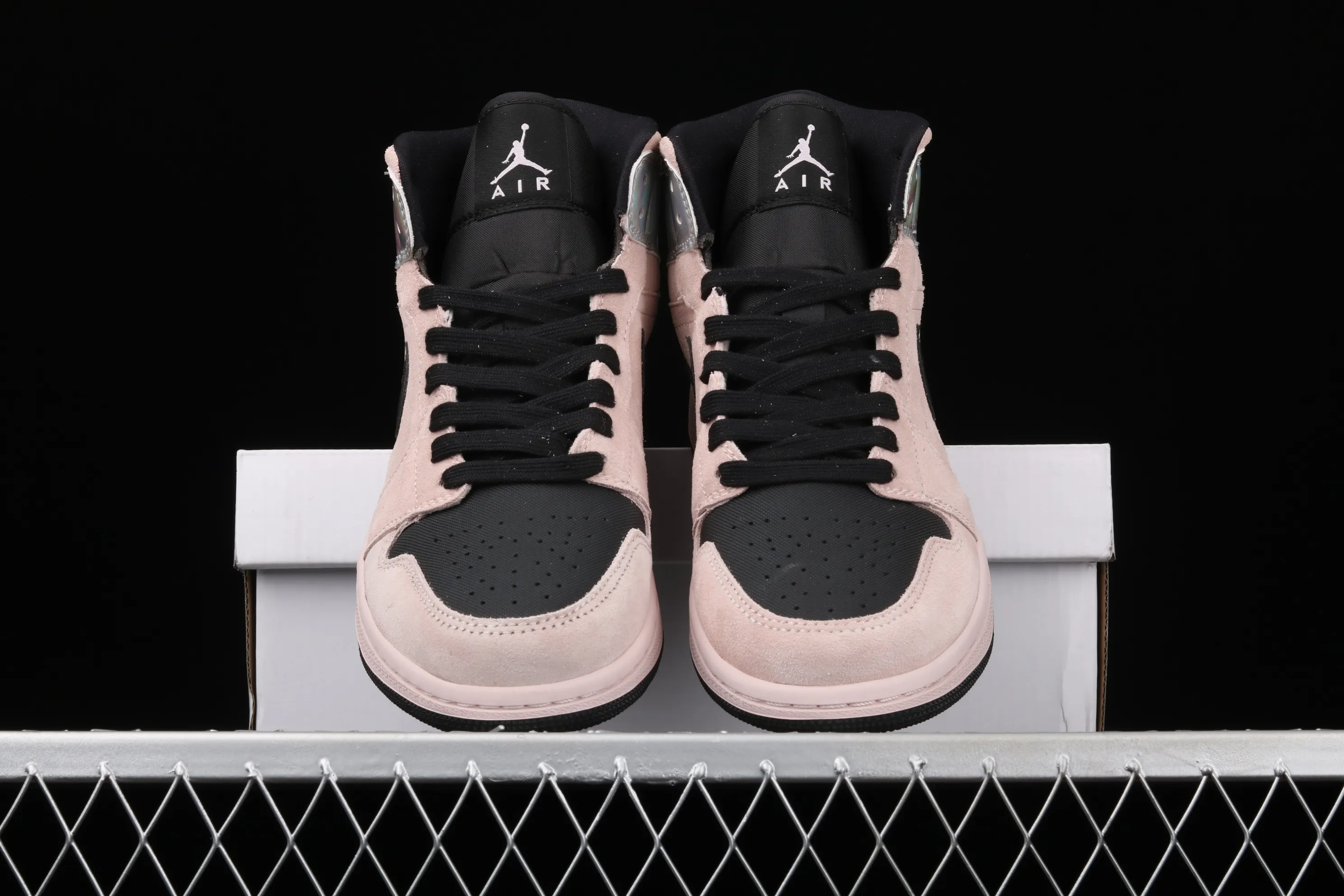 All categories Air Jordan Jordan series basketball shoes Air Jordan 1 Mid G version pure original Air Jordan 1 Mid GS AJ1 Joe 1 laser powder China basketball shoes BQ6472-602